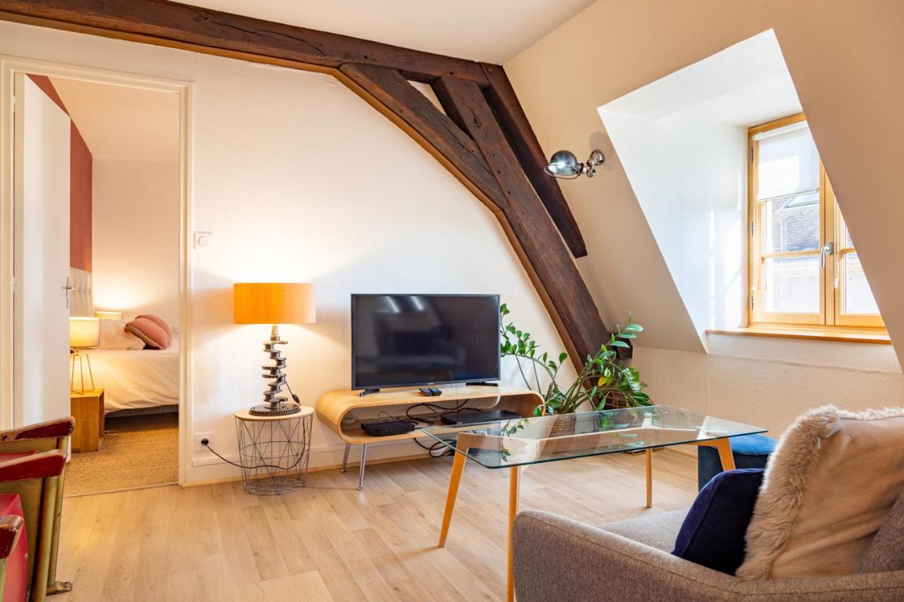 Happy Loft - Centre Historique + Parking Prive Apartment Blois Bagian luar foto