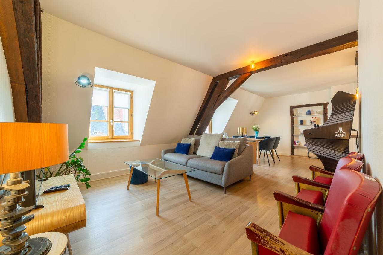 Happy Loft - Centre Historique + Parking Prive Apartment Blois Bagian luar foto